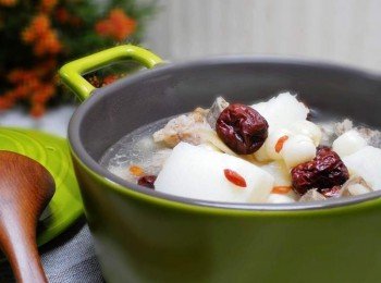 哺乳期能吃山药莲子排骨汤吗