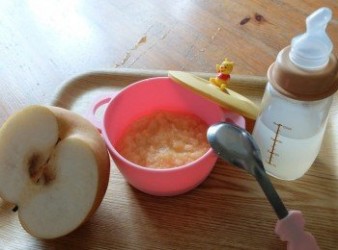 【桃子♥寶寶飯】水梨紅蘿蔔粥。8M