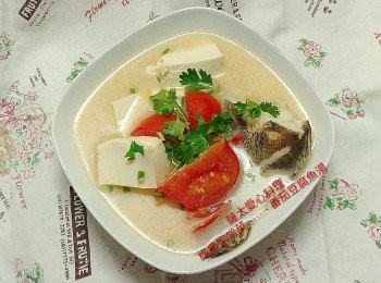 經典家常菜------ 蕃茄豆腐魚湯