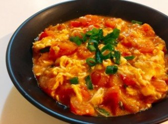 蕃茄炒蛋Stir-fried tomatoes & scrambled eggs