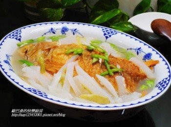 蘿蔔絲蒜苗鮮魚湯