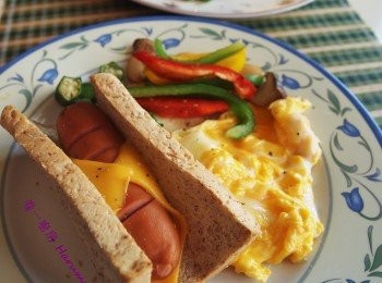 熱狗腸焗芝士多士早餐