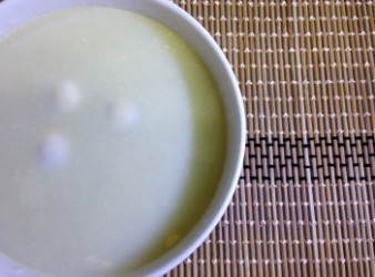 腐竹白果洋薏米鵪鶉蛋糖水