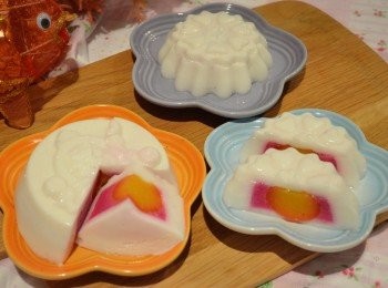 椰汁火龍果蒟蒻果凍月餅