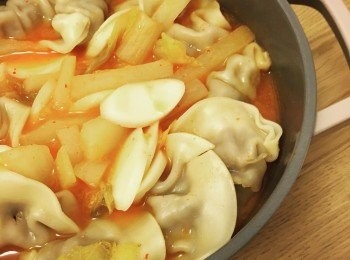韓式年糕湯餃子