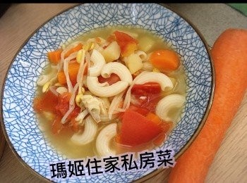 木棉魚番茄薯仔湯+通心粉