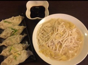白菜、豬肉餃子+四川擔擔麵