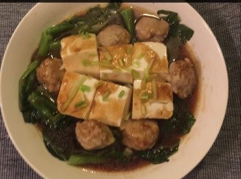 肉丸蒸豆腐