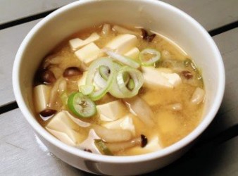本菇豆腐味噌湯