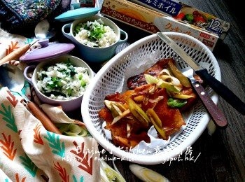 京蔥魚露焗雞扒配菜飯
