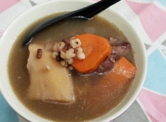 【清熱袪濕】赤小豆粉葛紅蘿蔔薏米湯