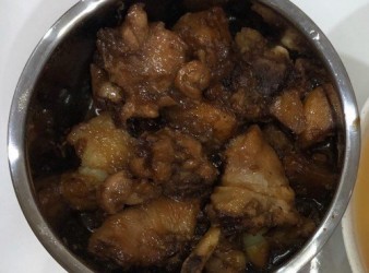 马铃薯炖鸡肉 Potatoes Stewed Chicken