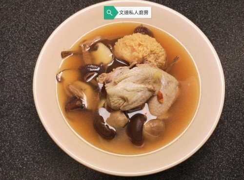 松本茸茶樹菇猴頭菇煲鵪鶉