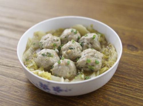 大白菜蝦米炒鯪魚球Sauteed cabbage with minced mud carp ball