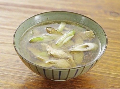 牛蒡大葱雞肉湯 Burdock, spring onion and chicken soup