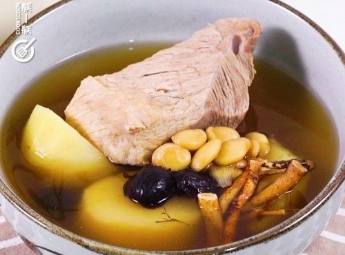 【消暑湯水】五指毛桃炒扁豆薯仔瘦肉湯Hairy mountain fig, fried white hyacinth bean, potato and lean