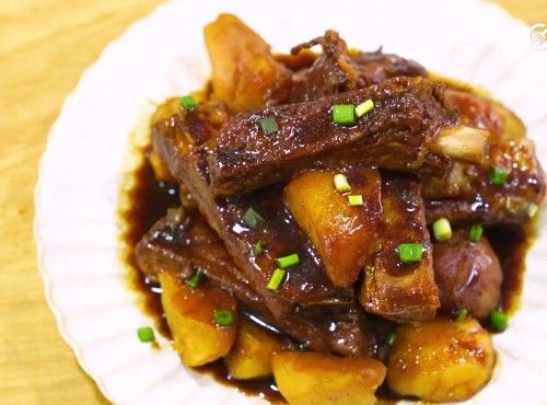 電飯煲食譜｜電飯煲薯仔炆排骨 Braised potato and spare ribs in rice cooker