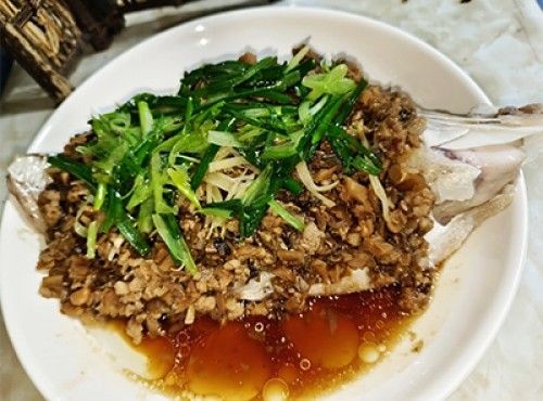 梅菜乾醬蒸鯇魚腩 (附梅菜乾醬做法)