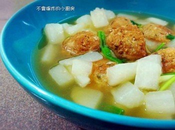 白蘿蔔肉丸湯（電飯鍋）