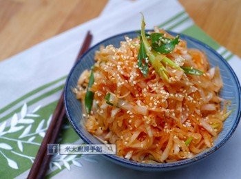 《韓式蘿蔔絲沙律》