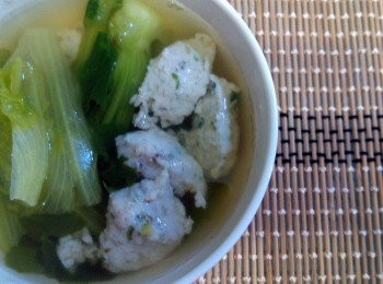 不含味精／雞精的生菜魚肉湯