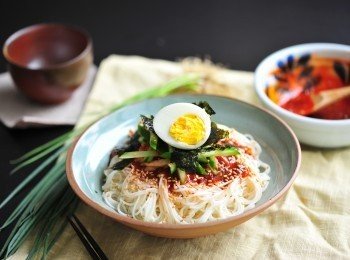 韓式辣拌麵 비빔국수