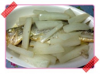 半煎黃花魚炆蘿白