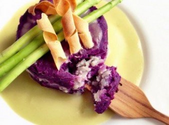 紫薯雙色塔 配 龍舌蘭牛油果醬汁
