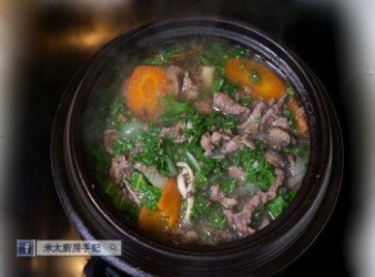 甘藍菇菇牛肉鍋 (影片食譜)