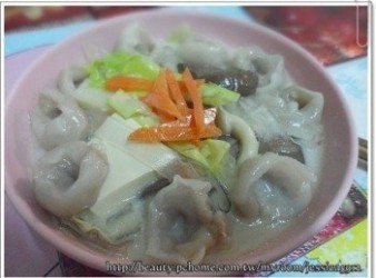 桂冠魚餃菇菇牛奶鍋