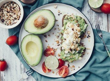 牛油果碎蛋吐司（Avocado Eggs Toast）