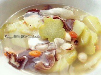 佛手瓜薏米眉豆木耳湯