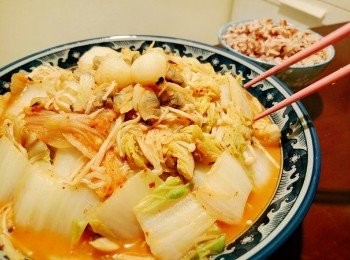金菇海鮮炒泡菜