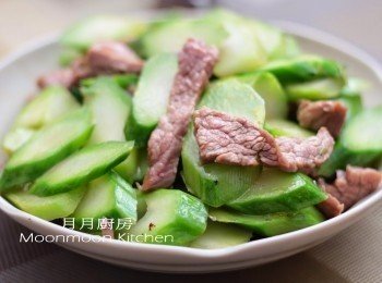 【大芥蘭炒牛肉】