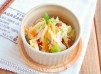 東販小食堂：日日元氣飯糰 柴魚片美乃滋拌白菜與紅蘿蔔