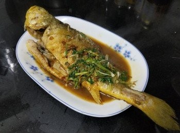 乾煎濕煮黃花魚