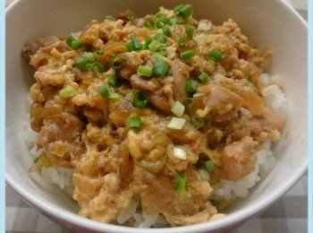 滑蛋雞肉飯 親子丼