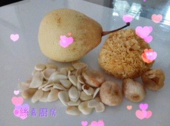 雪梨雪耳無花果杏仁瘦肉湯