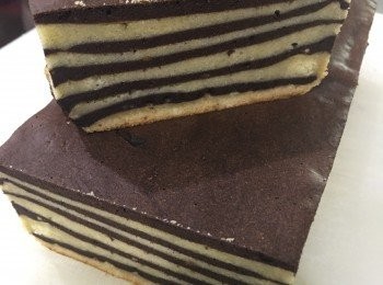 交功課
想问为何硬硬的？
步骤材料跟得一样啊……
有谁可以告诉我吗？
哪边要改进
