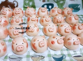 整咁多隻豬仔饅頭，加佐奶黃餡