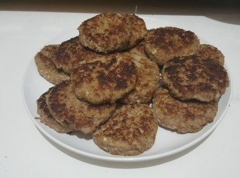 不按牌裡出牌的漢堡排 #交功課