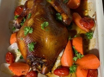  醃雞的醬汁滲入蔬菜裏 蔬菜也很好吃