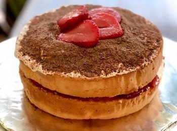 用你戚風蛋糕食譜，做出了很鬆軟的口感。 謝謝。
#交功課