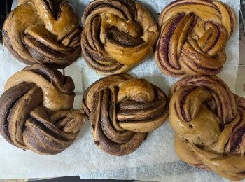  #交功課 
有兩個加咗紫薯