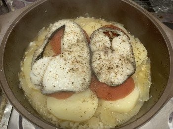 魚味道比較清淡，配菜基本上全部入味，還可以。