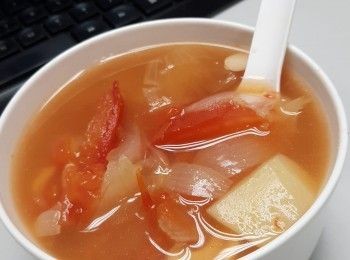 材料簡單, 容易煲, 味道超甜, 相信洋蔥系重要原案, 多謝分享食譜^^ 
