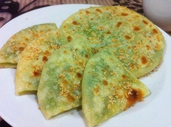 簡單揉，包上自己喜愛的餡料，我的寶貝們都說好吃，哈哈~~感謝妳分享的食譜^^