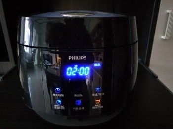 step2: 所有材料除了糖以外全部加入內鍋，微電鍋選燉湯功能設定2小時