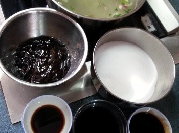 step4: 加入所有調味料煮滾,煮約5分鐘