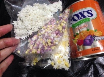 step5: 入爐的星星,雪花糖仔可於一些大型超市或烘焙材料店有售